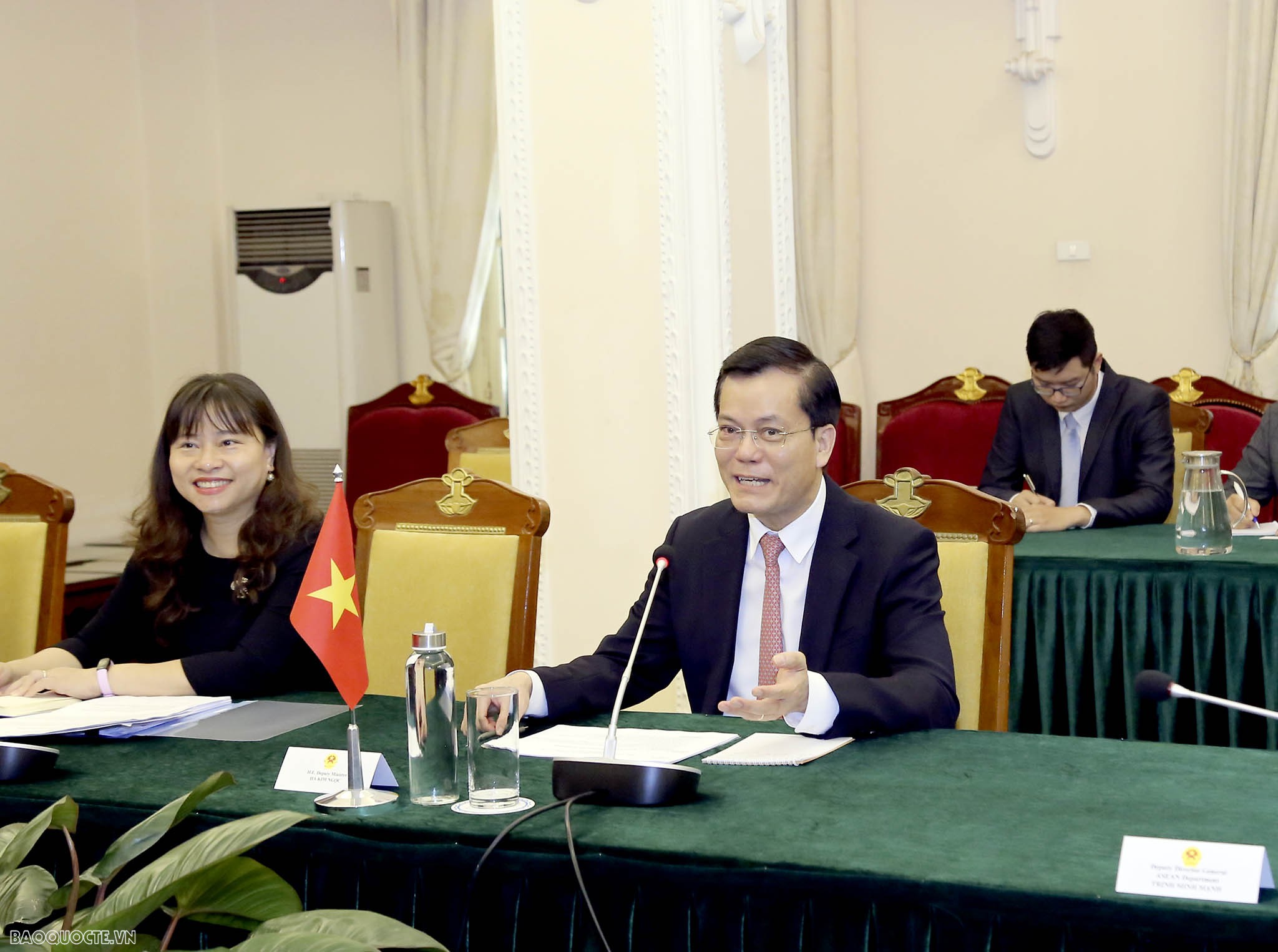 Tham khảo chính trị giữa hai Bộ Ngoại giao Việt Nam Canada