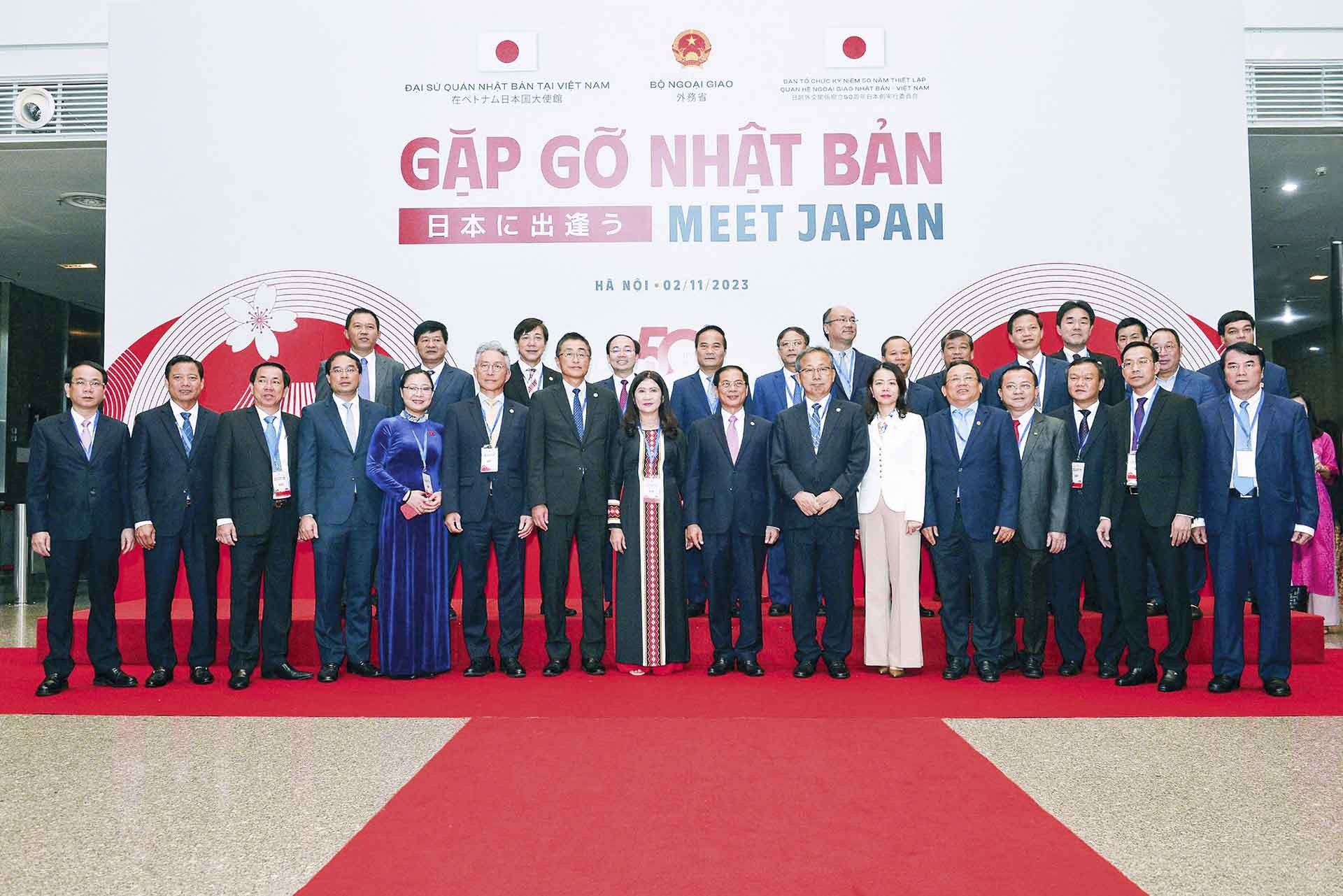 Bộ trưởng Ngoại giao Bùi Thanh Sơn và các đại biểu tại Hội nghị Gặp gỡ Nhật Bản 2023 - Meet Japan 2023, tháng 11/2023. (Ảnh: Tuấn Anh) Bộ trưởng Ngoại giao Bùi Thanh Sơn và các đại biểu tại Hội nghị Gặp gỡ Nhật Bản 2023 - Meet Japan 2023, tháng 11/2023. (Ảnh: Tuấn Anh)