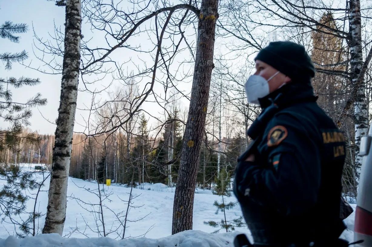 Lực lượng tuần tra biên giới tại Nuijamaa, Phần Lan, cách không xa biên giới nước này với Nga, ngày 18/3/2022. (Nguồn: Getty) Lực lượng tuần tra biên giới tại Nuijamaa, Phần Lan, cách không xa biên giới nước này với Nga, ngày 18/3/2022. (Nguồn: Getty)