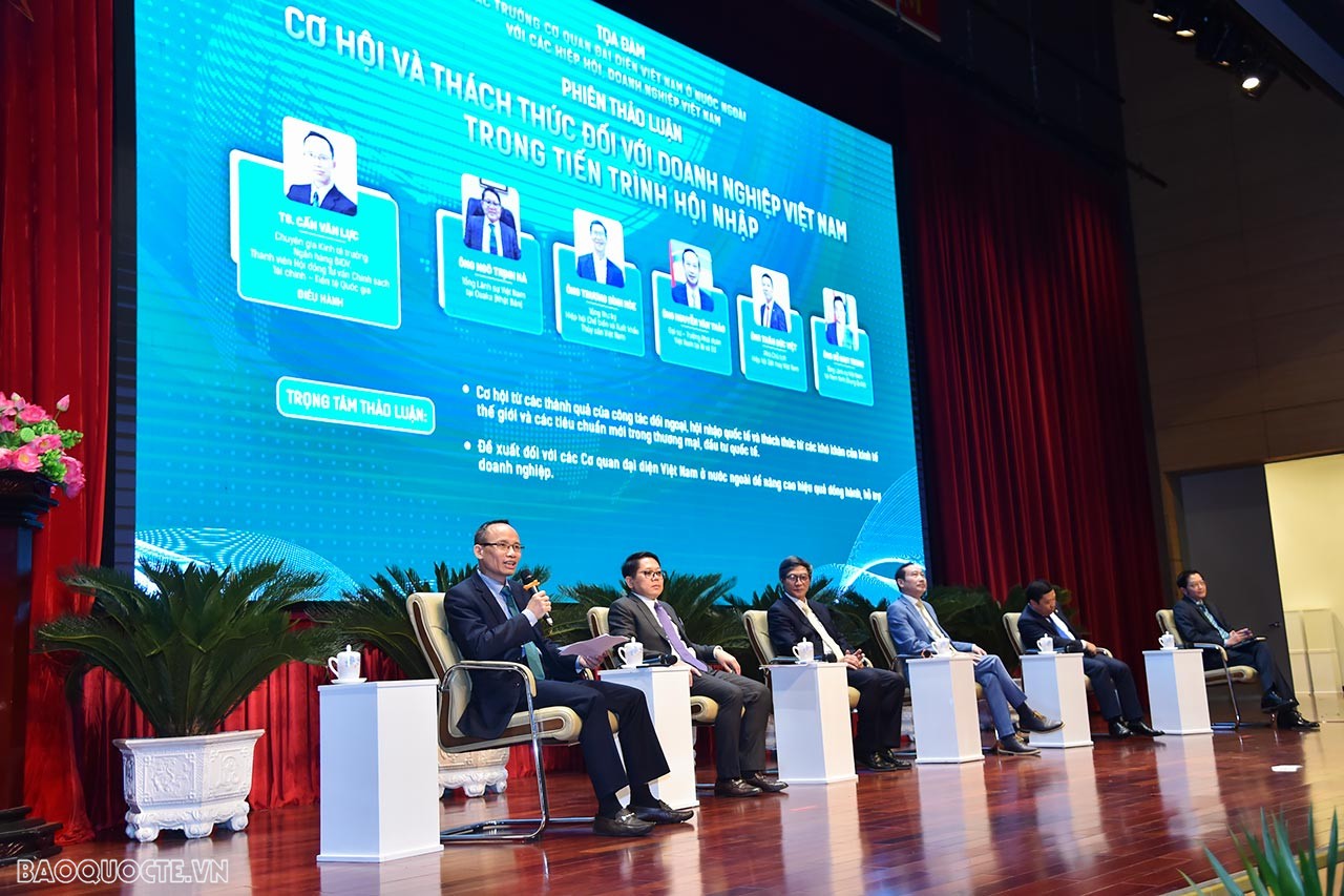 Đại sứ và doanh nghiệp cùng bàn giải pháp khắc phục thách thức, tận dụng cơ hội, hội nhập thành công