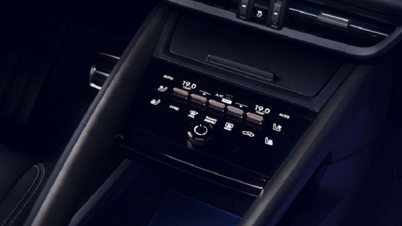 Lộ diện nội thất sang trọng của mẫu SUV điện Porsche Macan EV 2024