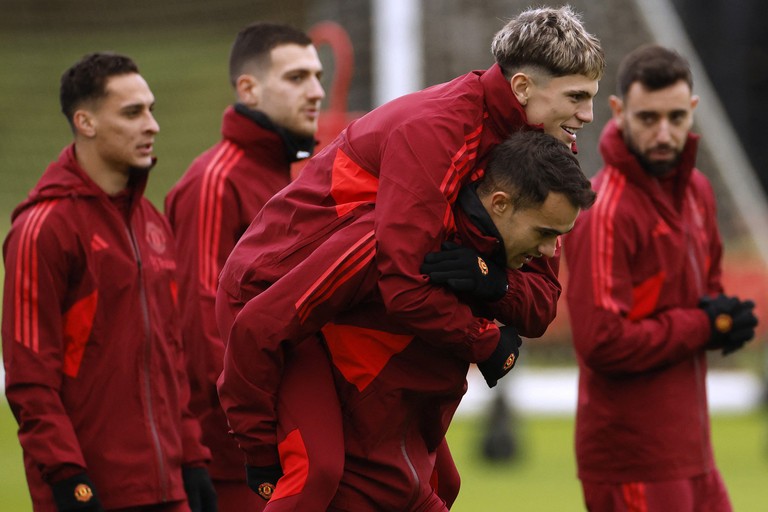 Liverpool tự tin bước vào đại chiến MU, HLV Erik ten Hag Liverpool tự tin bước vào đại chiến MU, HLV Erik ten Hag 'run' vì điều gì?