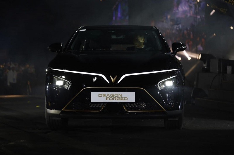 VinFast VF7 ra mắt phiên bản Hỏa Long, giới hạn chỉ 68 chiếc VinFast VF7 ra mắt phiên bản Hỏa Long, giới hạn chỉ 68 chiếc