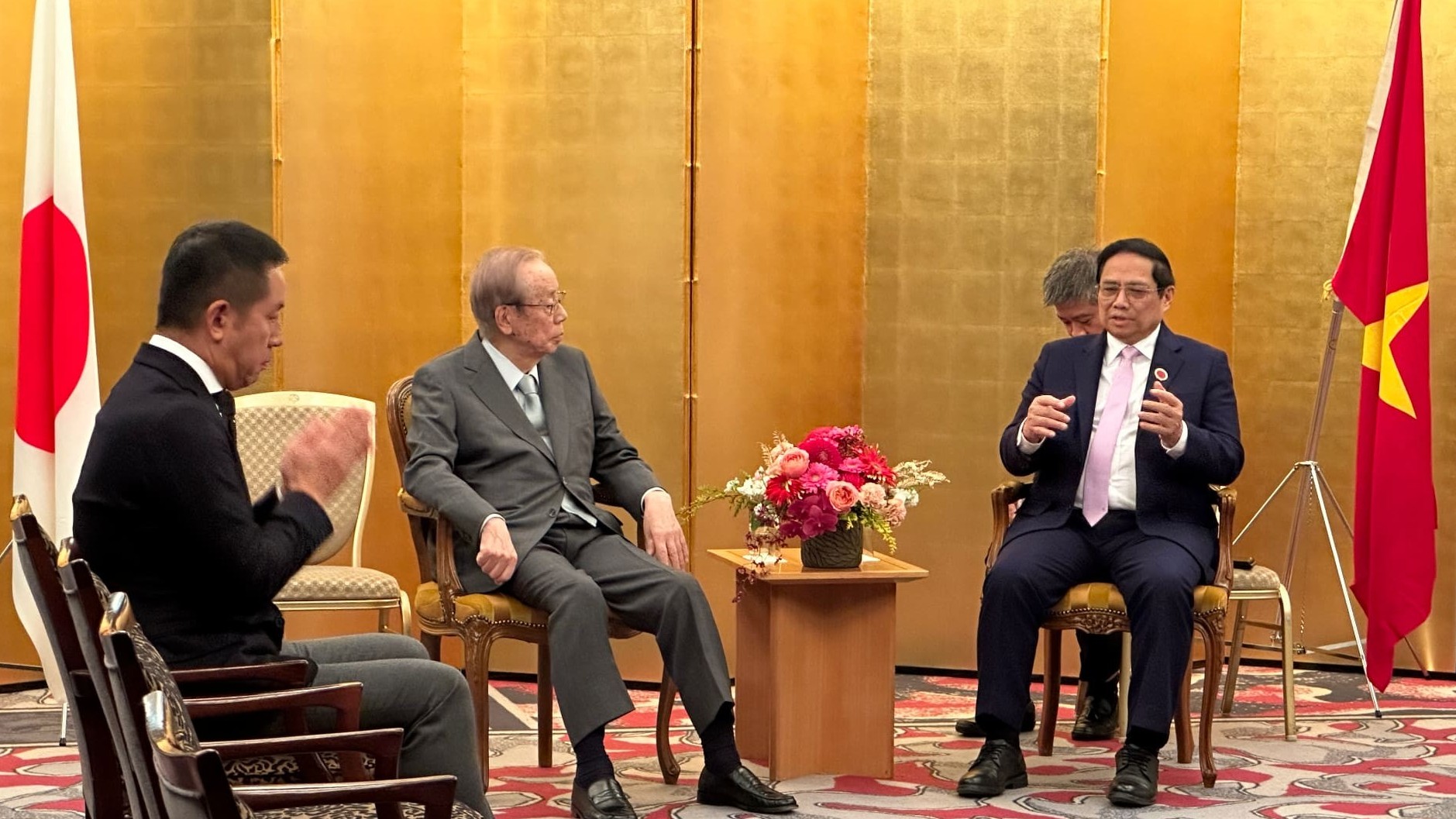 Thủ tướng Phạm Minh Chính tiếp cựu Thủ tướng Yasuo Fukuda, con của người đưa ra học thuyết 'từ trái tim đến trái tim' của Nhật Bản