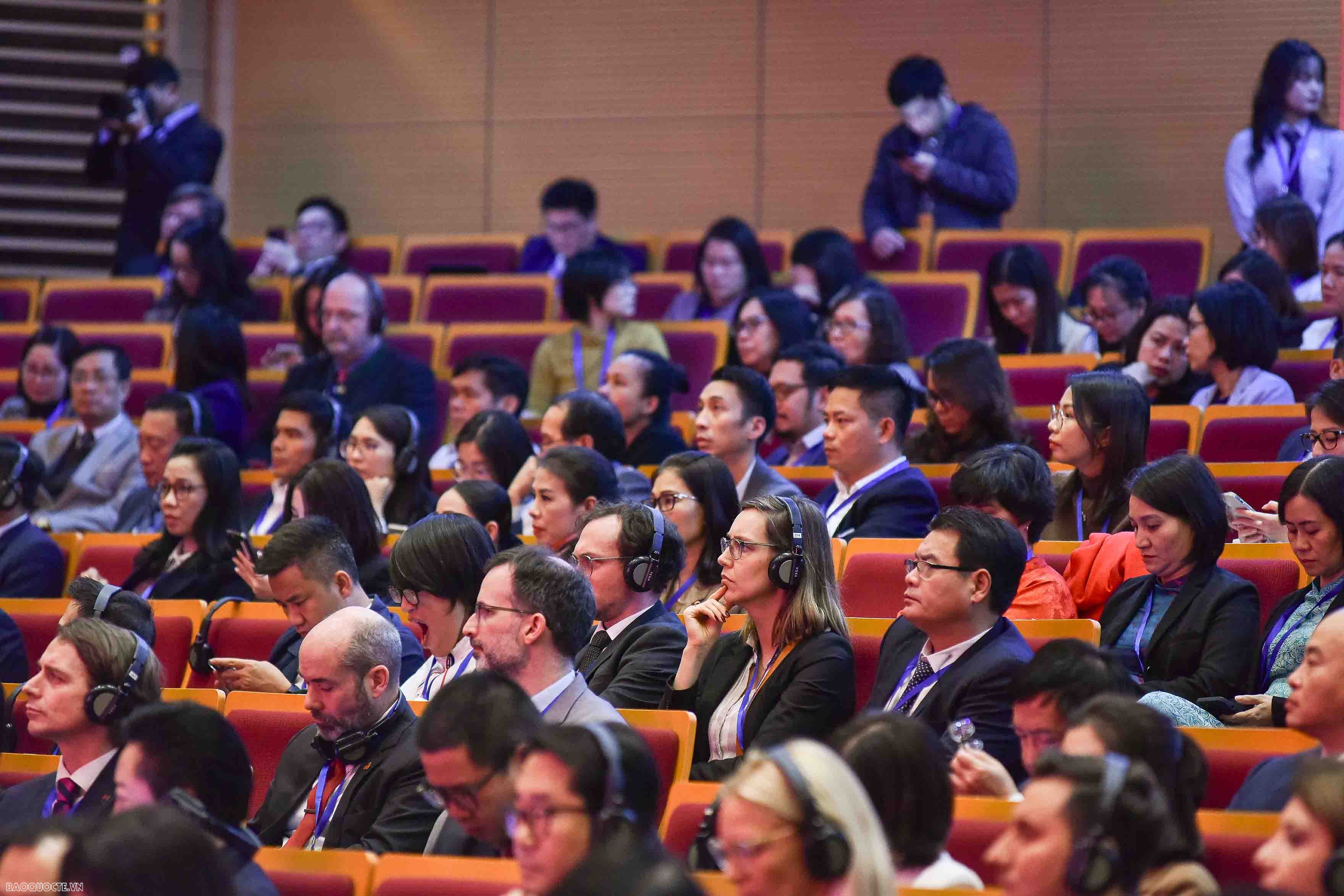 (Trực tuyến) Tăng cường thu hút đầu tư chất lượng cao hướng tới mục tiêu phát triển xanh và bền vững của địa phương (Trực tuyến) Tăng cường thu hút đầu tư chất lượng cao hướng tới mục tiêu phát triển xanh và bền vững của địa phương