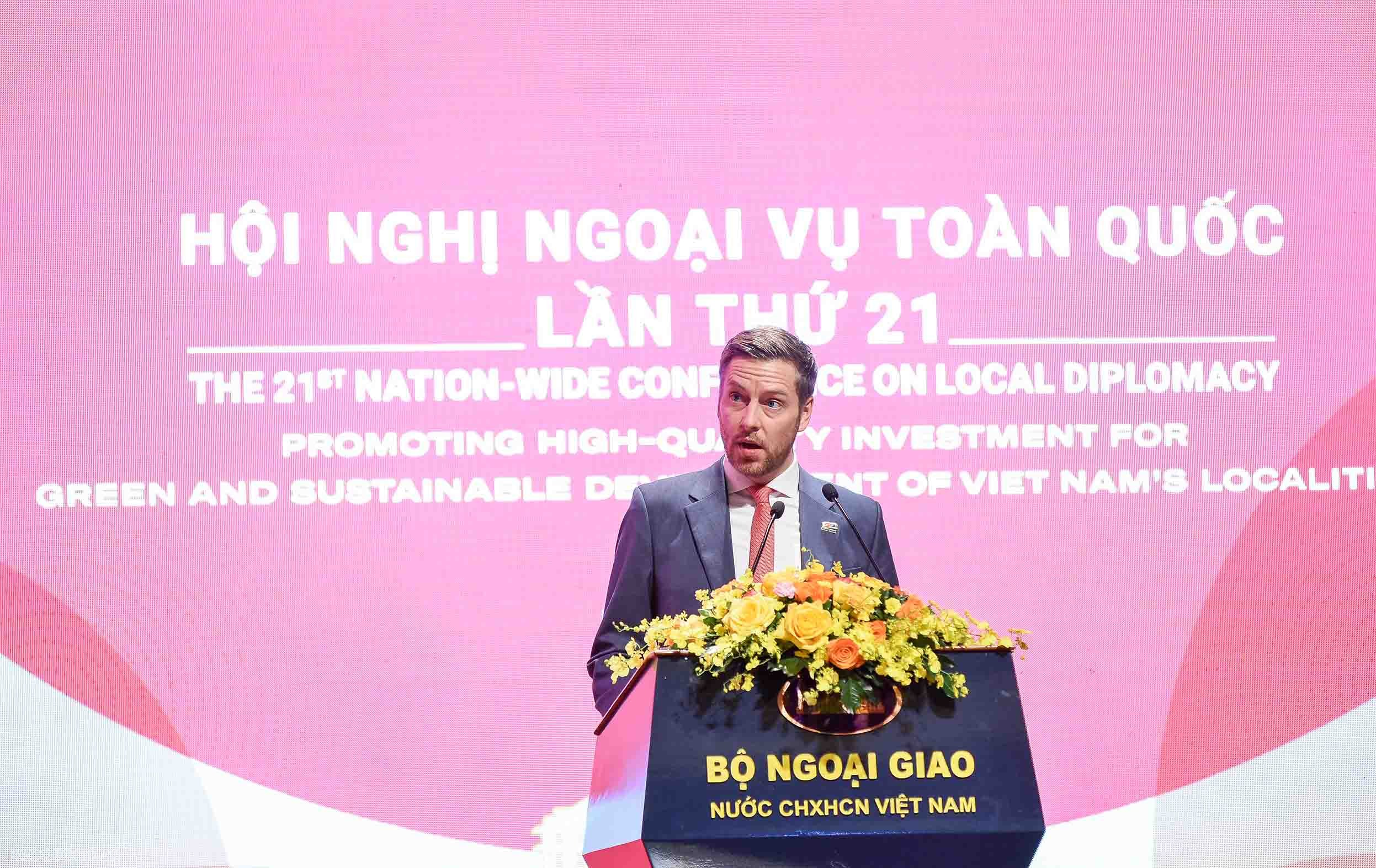 (Trực tuyến) Tăng cường thu hút đầu tư chất lượng cao hướng tới mục tiêu phát triển xanh và bền vững của địa phương (Trực tuyến) Tăng cường thu hút đầu tư chất lượng cao hướng tới mục tiêu phát triển xanh và bền vững của địa phương