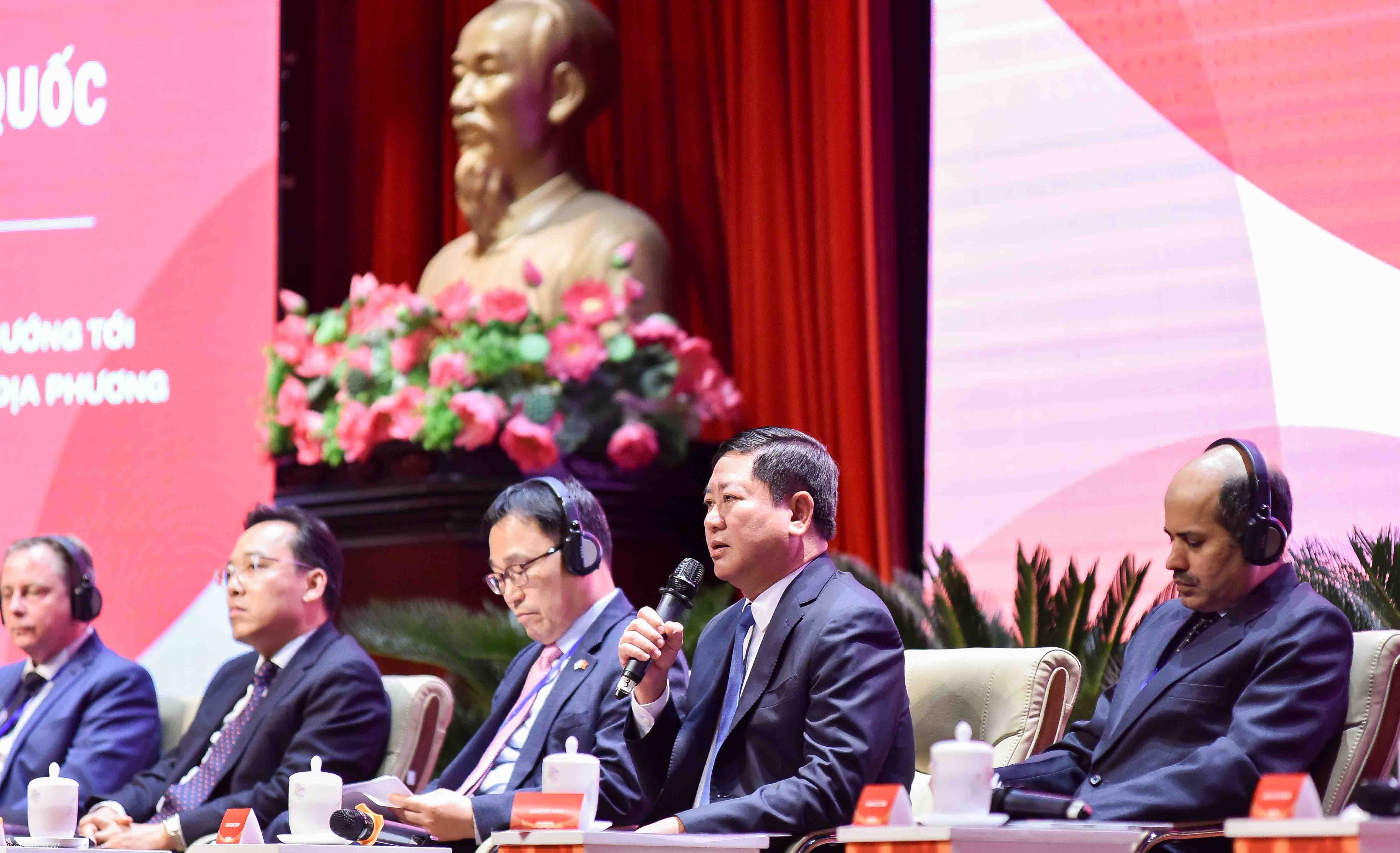 (Trực tuyến) Tăng cường thu hút đầu tư chất lượng cao hướng tới mục tiêu phát triển xanh và bền vững của địa phương (Trực tuyến) Tăng cường thu hút đầu tư chất lượng cao hướng tới mục tiêu phát triển xanh và bền vững của địa phương