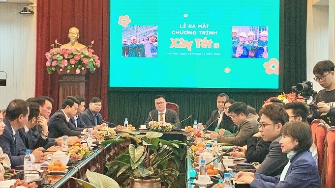 Mang cái Tết Giáp Thìn ấm áp, vui tươi cho những người công nhân