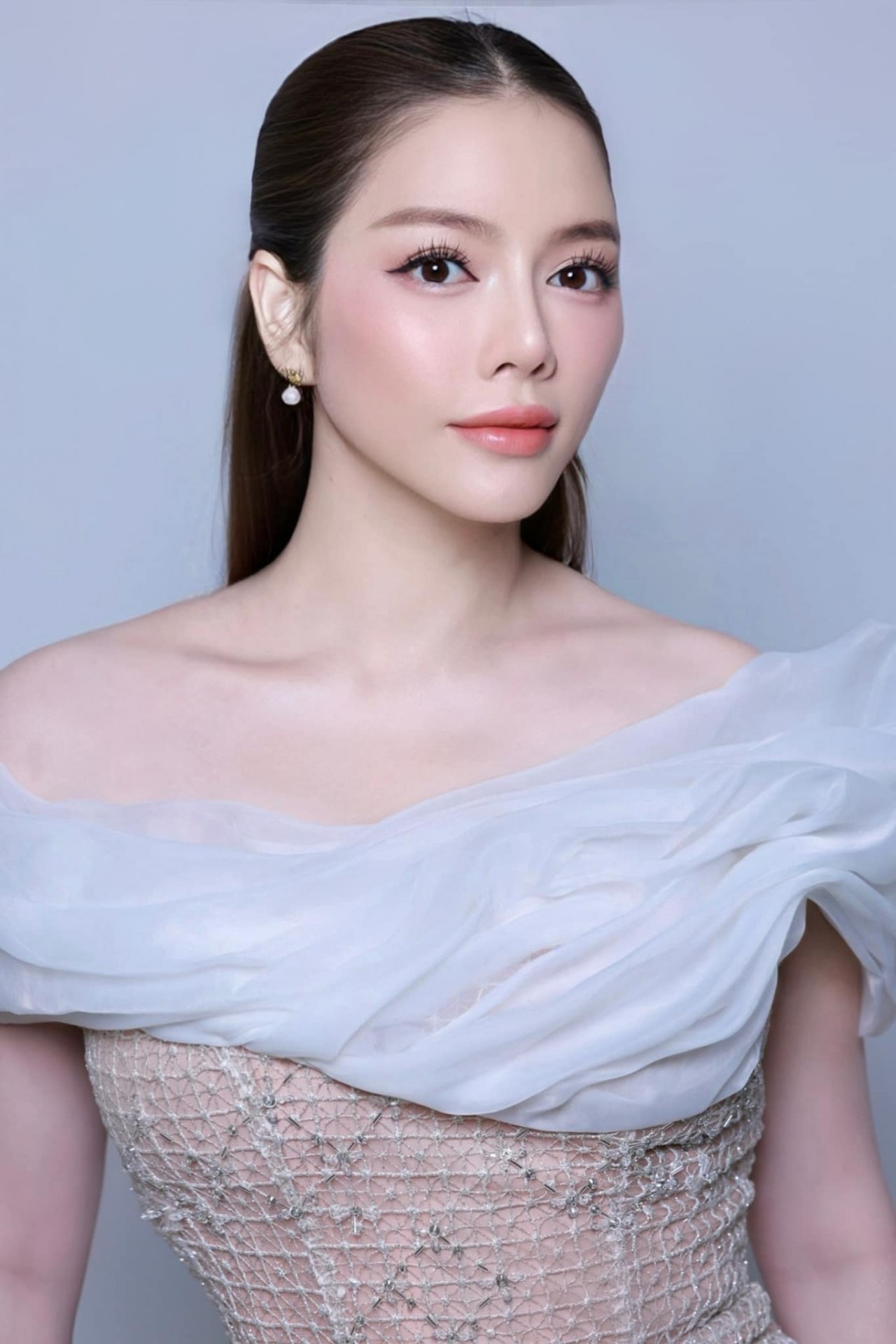 Diễn viên Lý Nhã Kỳ