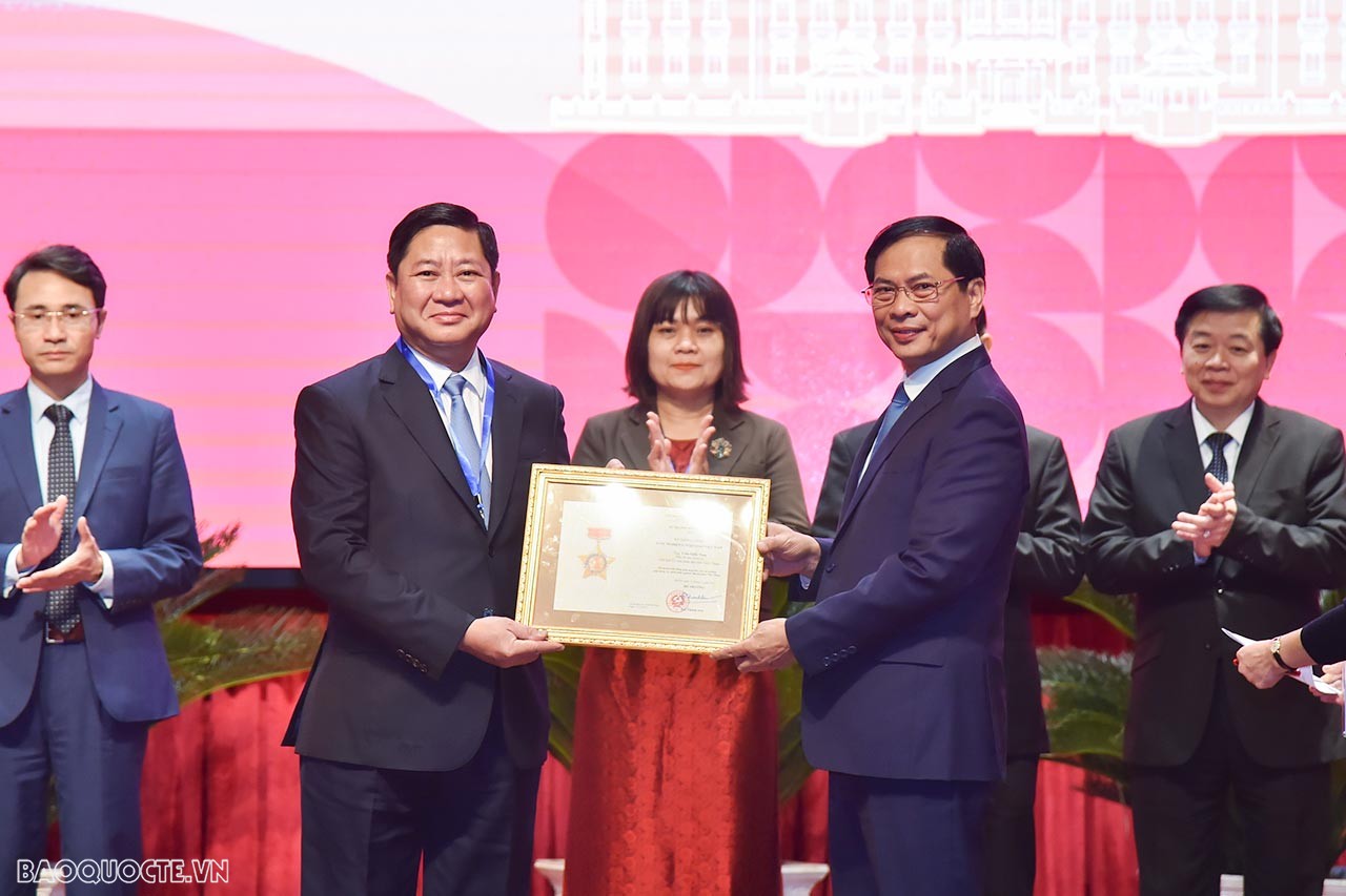 Toàn cảnh Hội nghị Ngoại vụ toàn quốc lần thứ 21 sáng ngày 18/12 qua ảnh