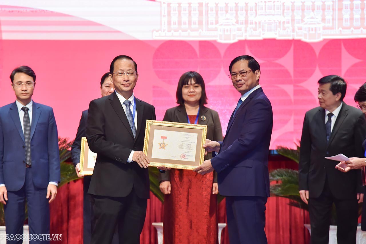 Toàn cảnh Hội nghị Ngoại vụ toàn quốc lần thứ 21 sáng ngày 18/12 qua ảnh