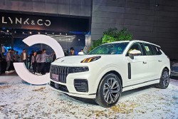 Cận cảnh Lynk & Co 09 vừa ra mắt tại Việt Nam, giá 2,199 tỷ đồng