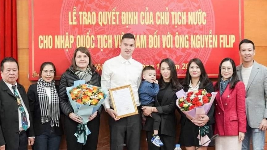 thu mon filip nguyen nhan quoc tich va ho ten viet nam