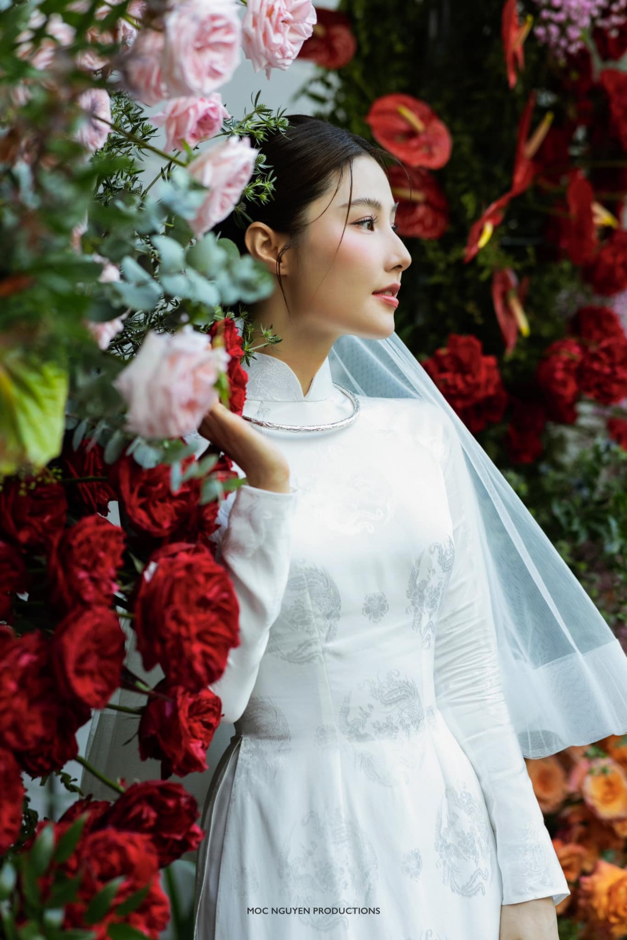 Khoảnh khắc ngọt ngào của Diễm My 9X bên ông xã