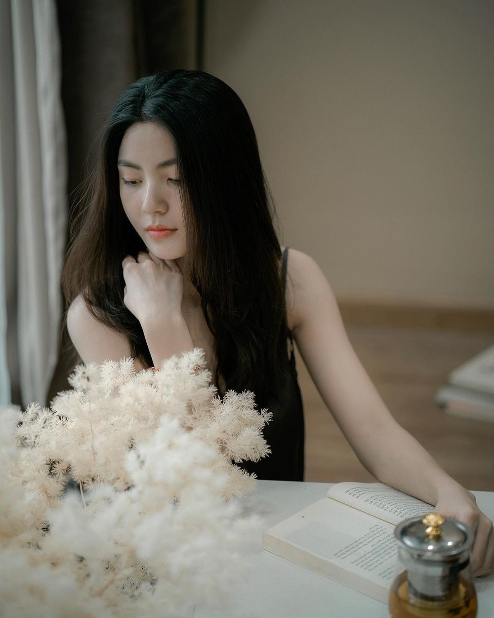 Nhan sắc bạn gái Quang Hải - Chu Thanh Huyền