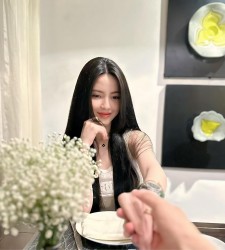 Bạn gái Quang Hải đẹp cỡ nào?