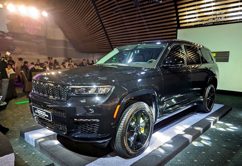 Jeep Grand Cherokee L 2023 bản đặc biệt Sport Edition.
