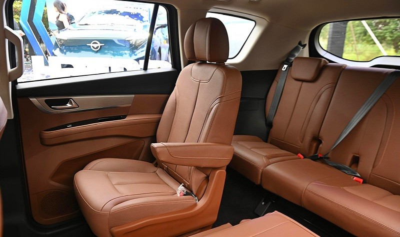 Cận cảnh hai mẫu MPV Trung Quốc Haima 7X và 7X-E vừa ra mắt tại Việt Nam, giá từ 865 triệu đồng