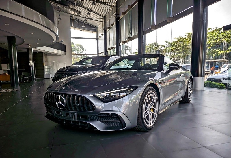 Cận cảnh Mercedes-AMG SL 43 vừa ra mắt tại Việt Nam, giá 6,959 tỷ đồng