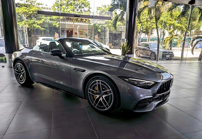 Cận cảnh Mercedes-AMG SL 43 vừa ra mắt tại Việt Nam, giá 6,959 tỷ đồng