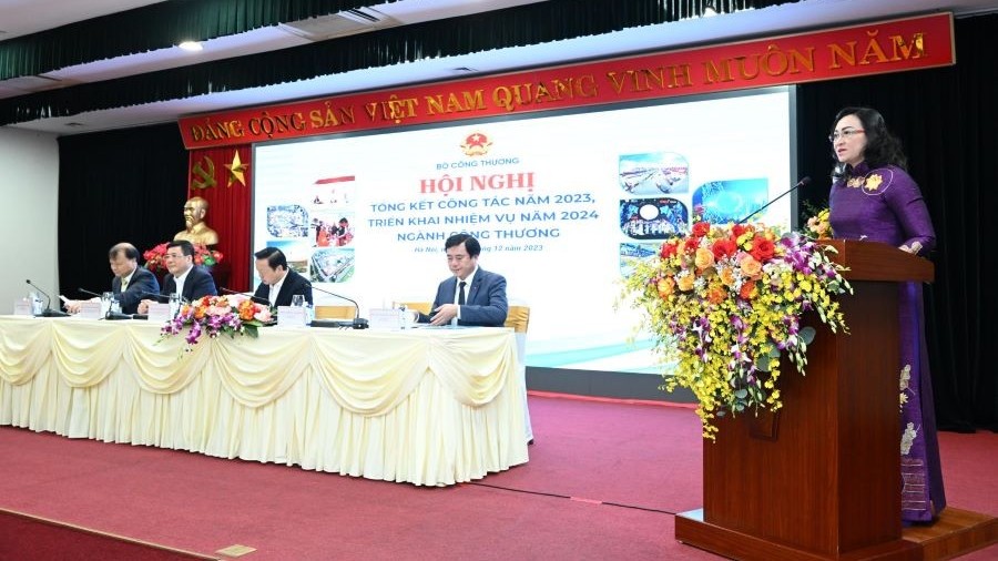 Việt Nam xuất siêu năm thứ 8 liên tiếp, kỷ lục 26 tỷ USD