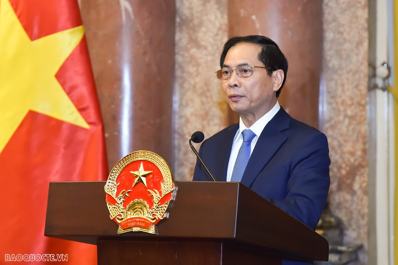 Chủ tịch nước Võ Văn Thưởng: ngành Ngoại giao sẽ phát huy tốt vai trò tiên phong Chủ tịch nước Võ Văn Thưởng: ngành Ngoại giao sẽ phát huy tốt vai trò tiên phong