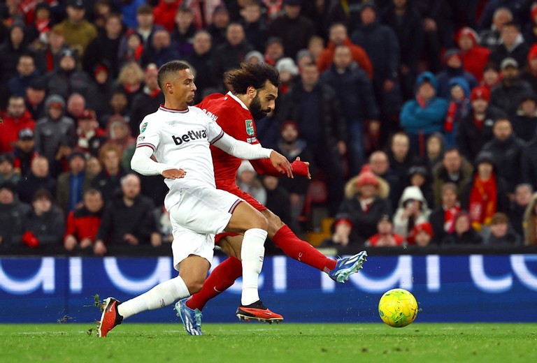 Vừa vào sân, Salah lập tức ghi bàn.