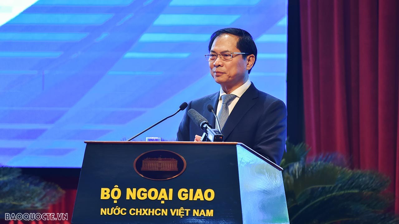 (Trực tuyến) Thủ tướng Chính phủ tham dự và phát biểu chỉ đạo tại Phiên toàn thể Ngoại giao Kinh tế phục vụ phát triển đất nước