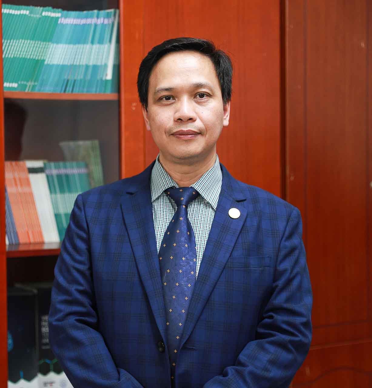 TS. Nguyễn Quốc Việt, Phó Viện trưởng Viện Nghiên cứu kinh tế và chính sách (VEPR), Trường Kinh tế, Đại học Quốc gia Hà Nội. TS. Nguyễn Quốc Việt, Phó Viện trưởng Viện Nghiên cứu kinh tế và chính sách (VEPR), Trường Kinh tế, Đại học Quốc gia Hà Nội.