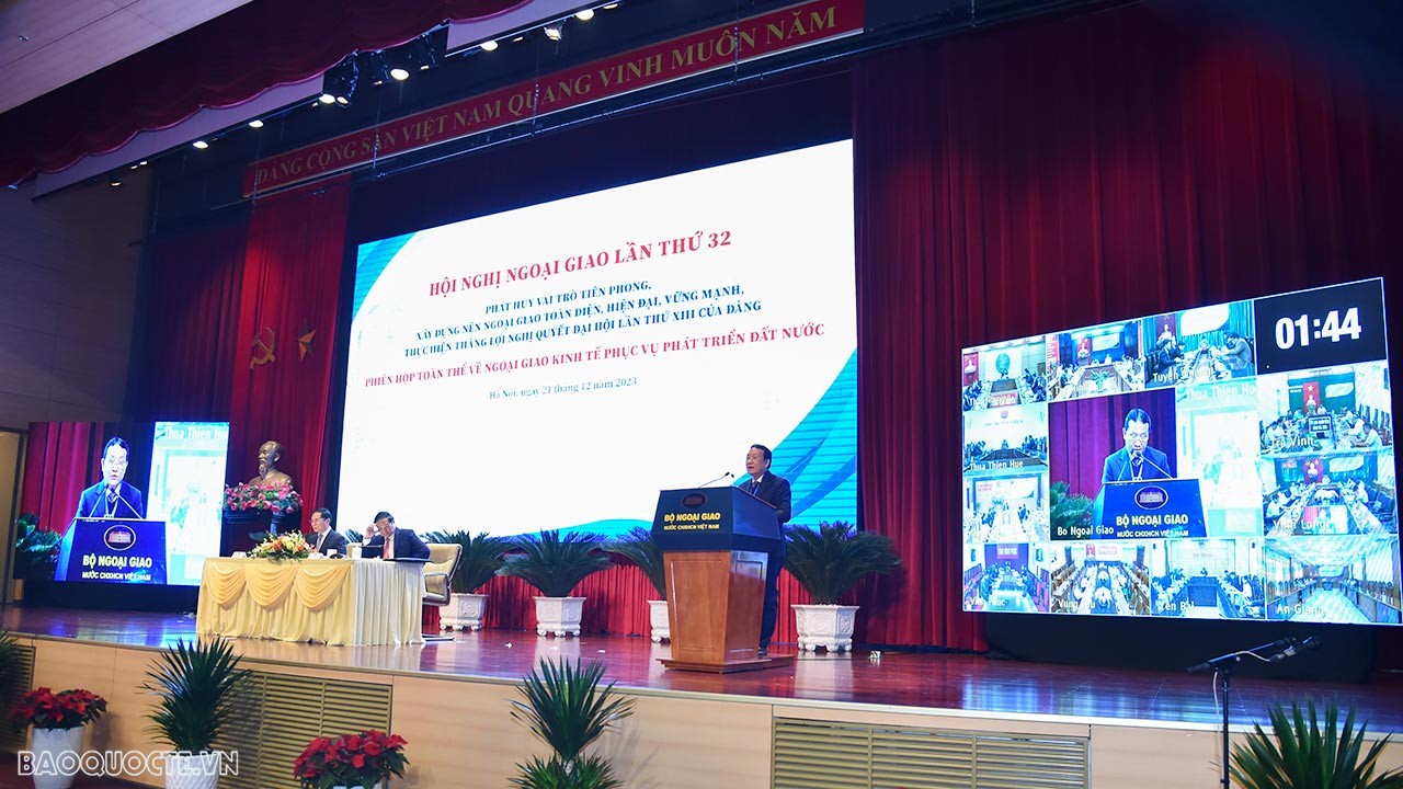 (Trực tuyến) Thủ tướng Chính phủ tham dự và phát biểu chỉ đạo tại Phiên toàn thể Ngoại giao Kinh tế phục vụ phát triển đất nước