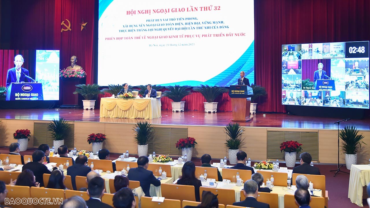 (Trực tuyến) Thủ tướng Chính phủ tham dự và phát biểu chỉ đạo tại Phiên toàn thể Ngoại giao Kinh tế phục vụ phát triển đất nước