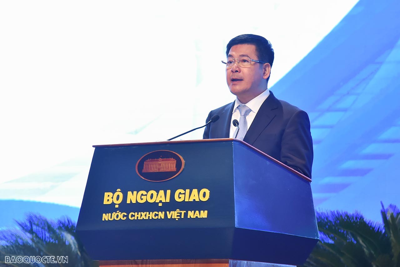 (Trực tuyến) Thủ tướng Chính phủ tham dự và phát biểu chỉ đạo tại Phiên toàn thể Ngoại giao Kinh tế phục vụ phát triển đất nước