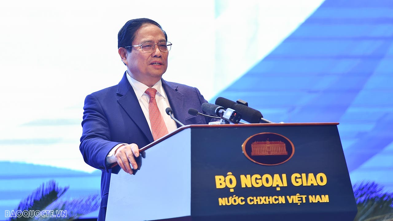 (Trực tuyến) Thủ tướng Chính phủ tham dự và phát biểu chỉ đạo tại Phiên toàn thể Ngoại giao Kinh tế phục vụ phát triển đất nước