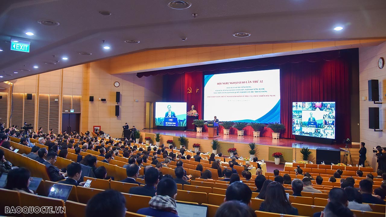 (Trực tuyến) Thủ tướng Chính phủ tham dự và phát biểu chỉ đạo tại Phiên toàn thể Ngoại giao Kinh tế phục vụ phát triển đất nước