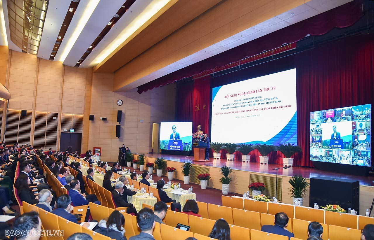 Toàn cảnh Thủ tướng Phạm Minh Chính tham dự Phiên toàn thể Ngoại giao Kinh tế phục vụ phát triển đất nước