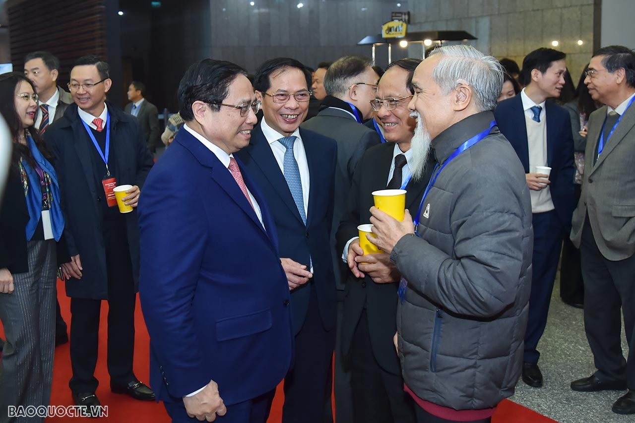 Toàn cảnh Thủ tướng Phạm Minh Chính tham dự Phiên toàn thể Ngoại giao Kinh tế phục vụ phát triển đất nước