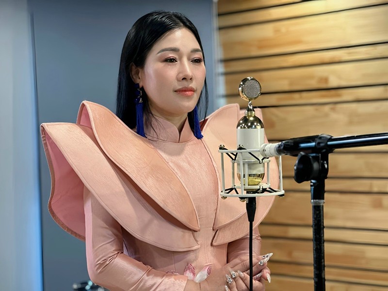 Kỷ niệm 79 năm Ngày thành lập Quân đội Nhân dân Việt Nam: NSƯT Hương Giang ra mắt MV 'Âm vang Trường Sơn'