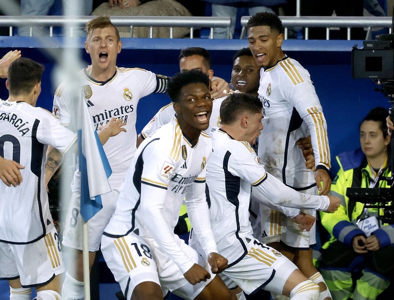 Niềm vui của các cầu thủ Real Madrid.