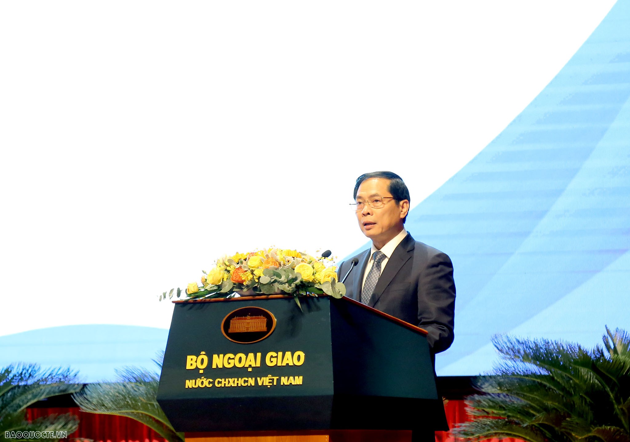 Hội nghị Ngoại giao 32: Công tác xây dựng Đảng góp phần hiện thực hóa tầm nhìn và khát vọng phát triển đất nước Hội nghị Ngoại giao 32: Công tác xây dựng Đảng góp phần hiện thực hóa tầm nhìn và khát vọng phát triển đất nước