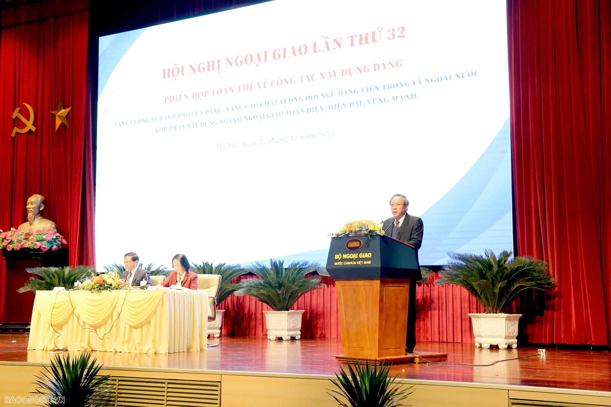 Hội nghị Ngoại giao 32: Công tác Đảng góp phần hiện thực hóa tầm nhìn và khát vọng phát triển đất nước Hội nghị Ngoại giao 32: Công tác Đảng góp phần hiện thực hóa tầm nhìn và khát vọng phát triển đất nước