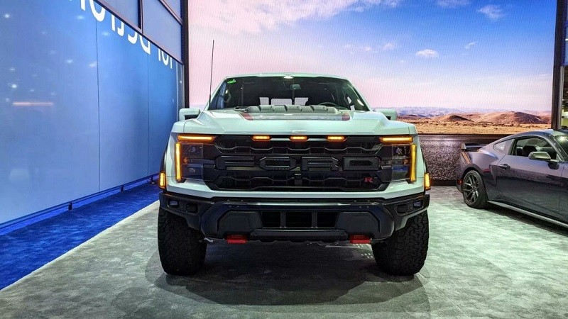 Chi tiết Ford F-150 Raptor R 2024 mạnh 730 mã lực, giá từ 1,946 tỷ đồng Chi tiết Ford F-150 Raptor R 2024 mạnh 730 mã lực, giá từ 1,946 tỷ đồng