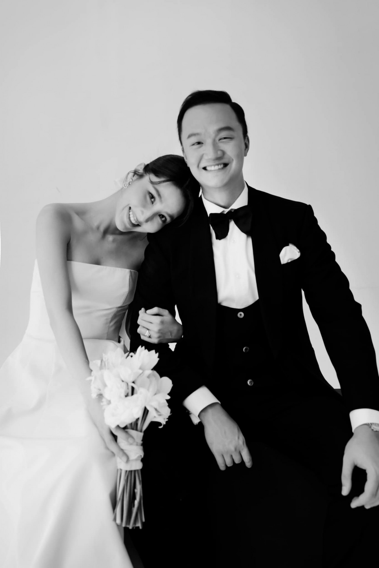 Ngắm ảnh cưới đẹp nên thơ của Diễm My 9X