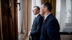 Tình hình Ukraine: Tân Ngoại trưởng Ba Lan cam kết điều này với Kiev, Thụy Sỹ tham gia trừng phạt Nga, EU gửi thêm 500 máy phát điện