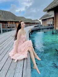 Sao Việt: Lương Thu Trang đẹp ma mị, Phan Minh Huyền siêu gợi cảm