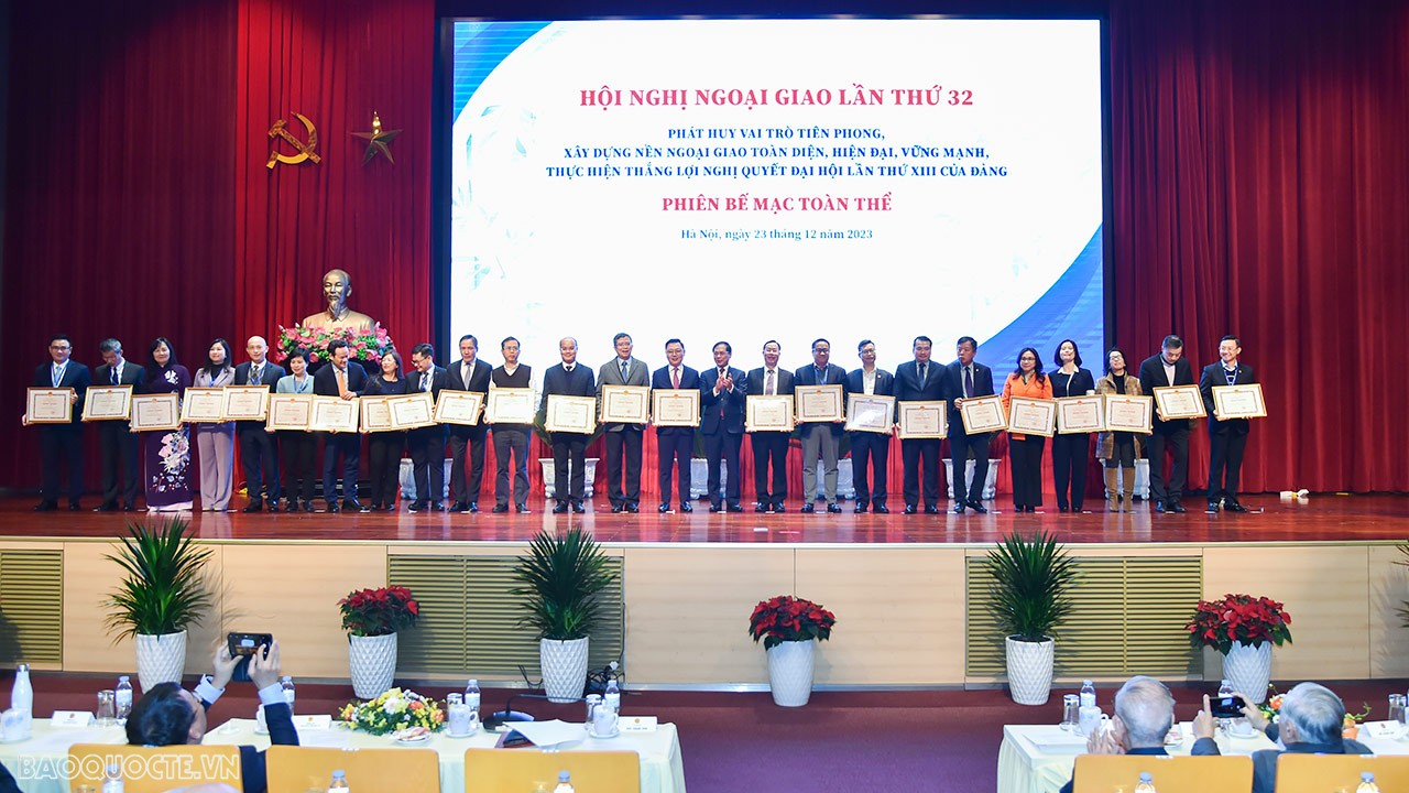 Bế mạc Hội nghị Ngoại giao 32: Tiếp tục chủ động, linh hoạt, sáng tạo triển khai hiệu quả các công tác đối ngoại Bế mạc Hội nghị Ngoại giao 32: Tiếp tục chủ động, linh hoạt, sáng tạo triển khai hiệu quả các công tác đối ngoại