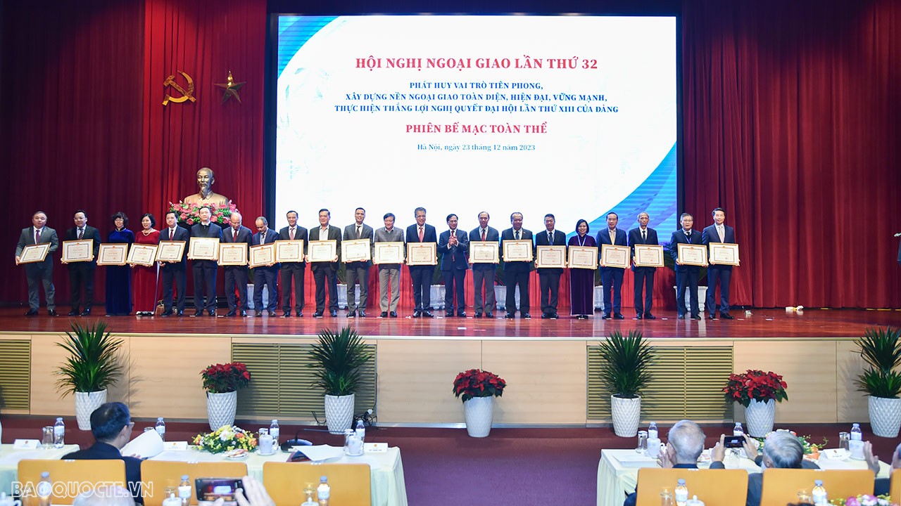 Bế mạc Hội nghị Ngoại giao 32: Tiếp tục chủ động, linh hoạt, sáng tạo triển khai hiệu quả các công tác đối ngoại Bế mạc Hội nghị Ngoại giao 32: Tiếp tục chủ động, linh hoạt, sáng tạo triển khai hiệu quả các công tác đối ngoại