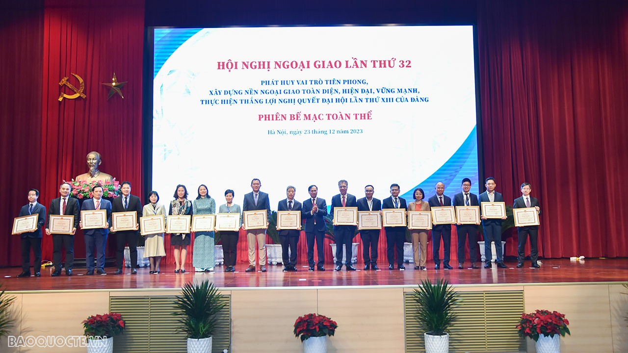 Bế mạc Hội nghị Ngoại giao 32: Tiếp tục chủ động, linh hoạt, sáng tạo triển khai hiệu quả các công tác đối ngoại Bế mạc Hội nghị Ngoại giao 32: Tiếp tục chủ động, linh hoạt, sáng tạo triển khai hiệu quả các công tác đối ngoại
