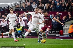 Man Utd: HLV Ten Hag phát biểu sau trận thua 0-2 trước West Ham