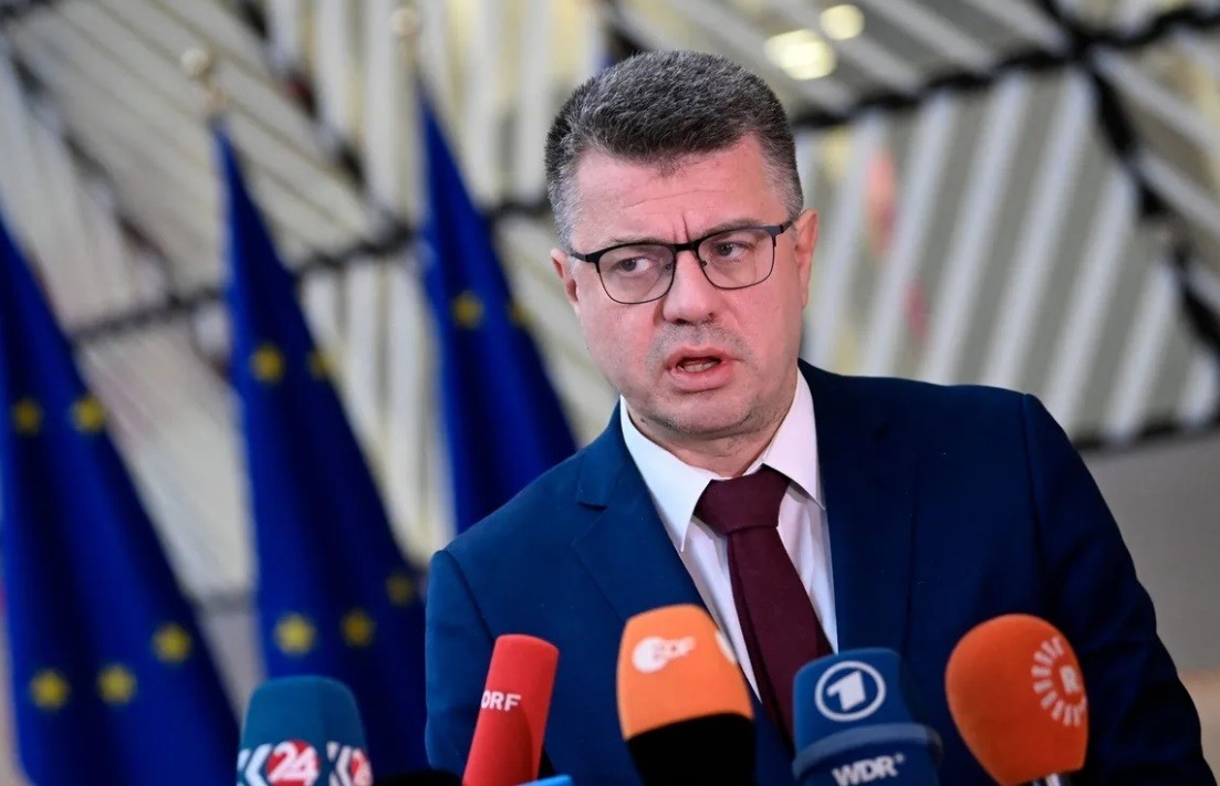 Đề xuất cấm bỏ phiếu bầu Tổng thống Nga tại EU, chính trị Estonia khiến Moscow 'nóng mặt' Đề xuất cấm bỏ phiếu bầu Tổng thống Nga tại EU, chính trị Estonia khiến Moscow 'nóng mặt'