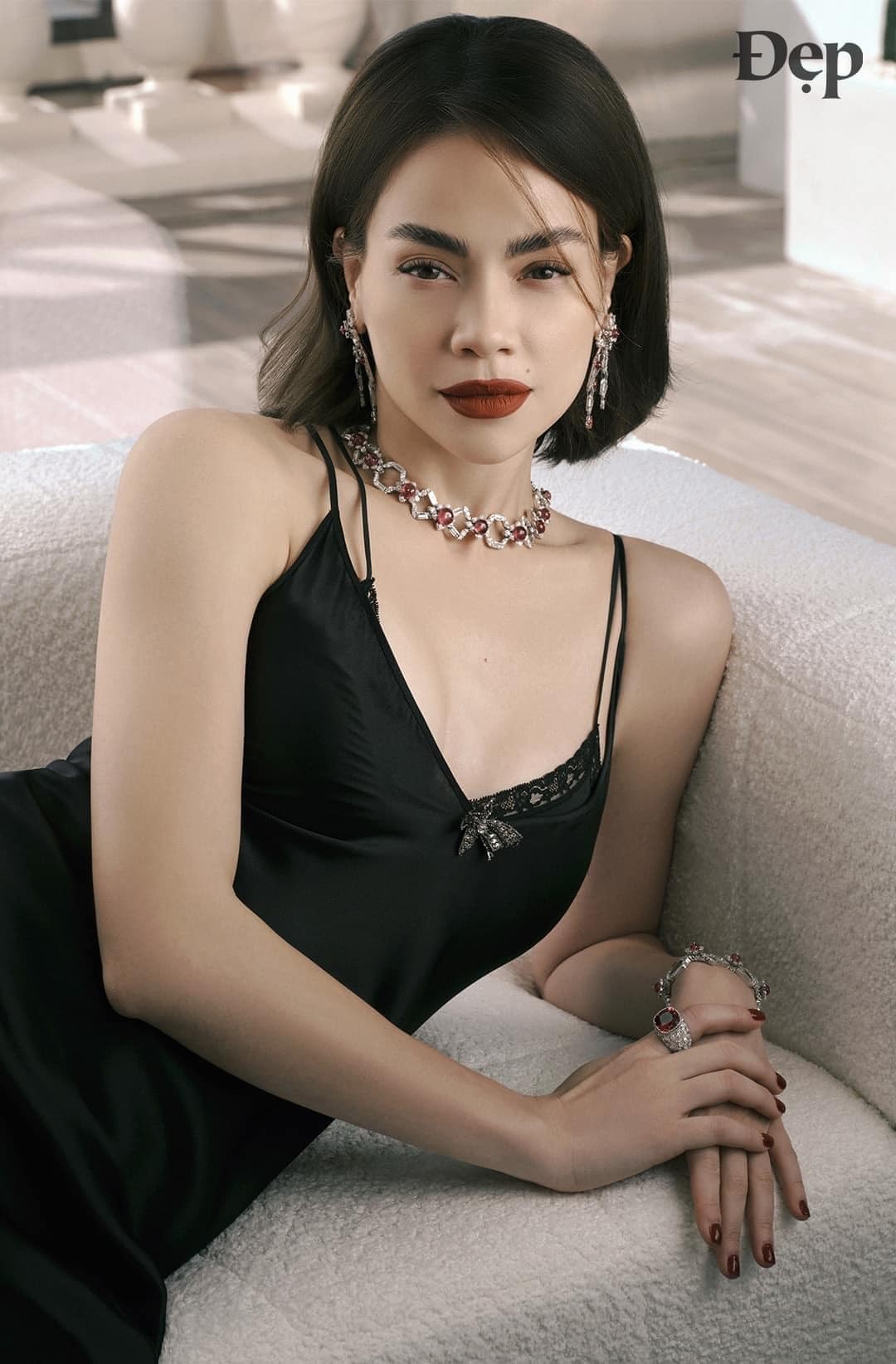 Sắc vóc 'cực phẩm' của ca sĩ Hồ Ngọc Hà